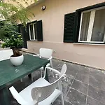 Rea House Apartment
